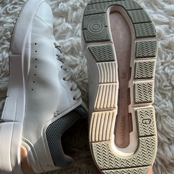 The Roger on shoes - Picture 4 of 4